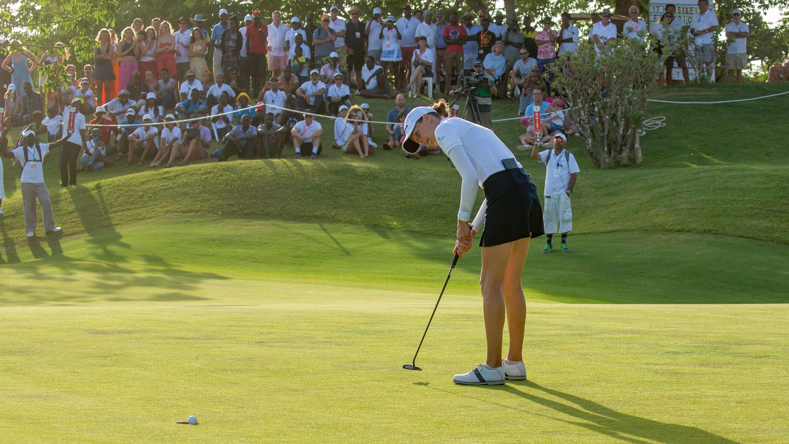 Der entscheidende Moment: Esther Henseleit hatte diesen Putt zum Sieg.
© Tristan Jones/LET