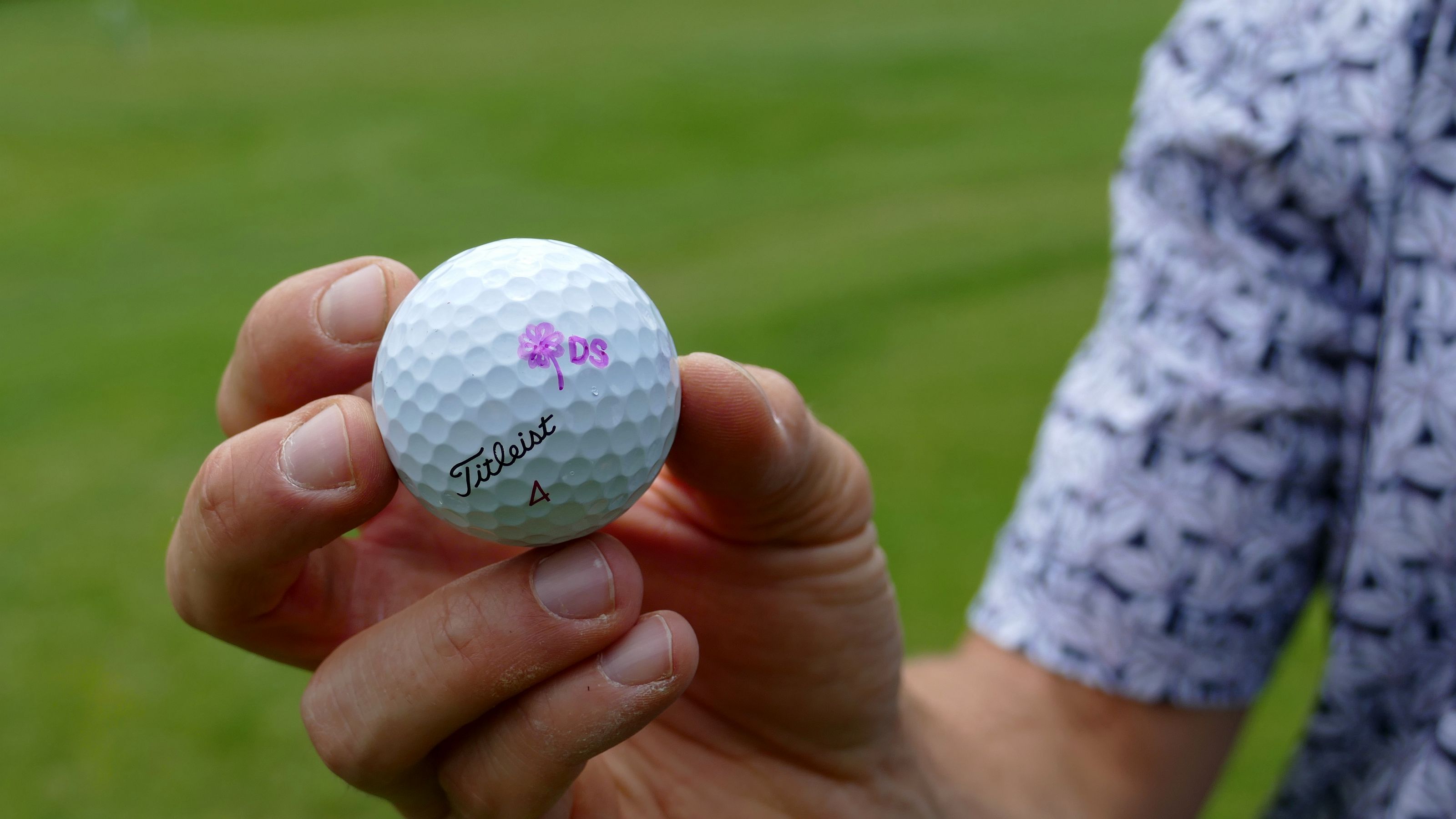 Und das ist Schmiedings Ball, auf dem seine Freundin tagszuvor ein Kleeblatt gemalt hatte, um ihm Glück für die Finalrunde zu wünschen. © DGV/Kirmaier