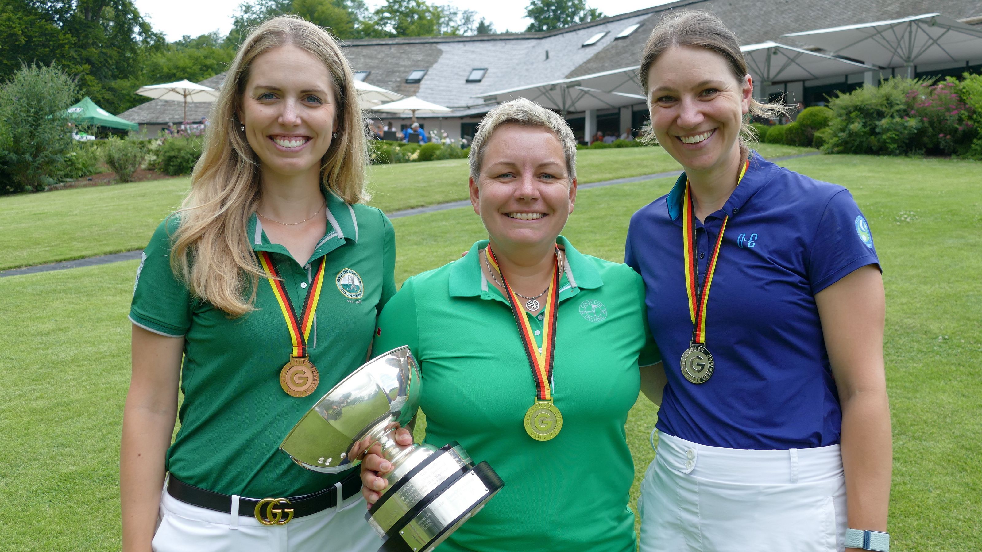 Die Medaillengewinnerinnen (v.l.): Julia Neumann (Berlin-Wannsee), Rachel de Heuvel (Olching) und Alena Oppenheimer (Stuttgart). © DGV/Kirmaier