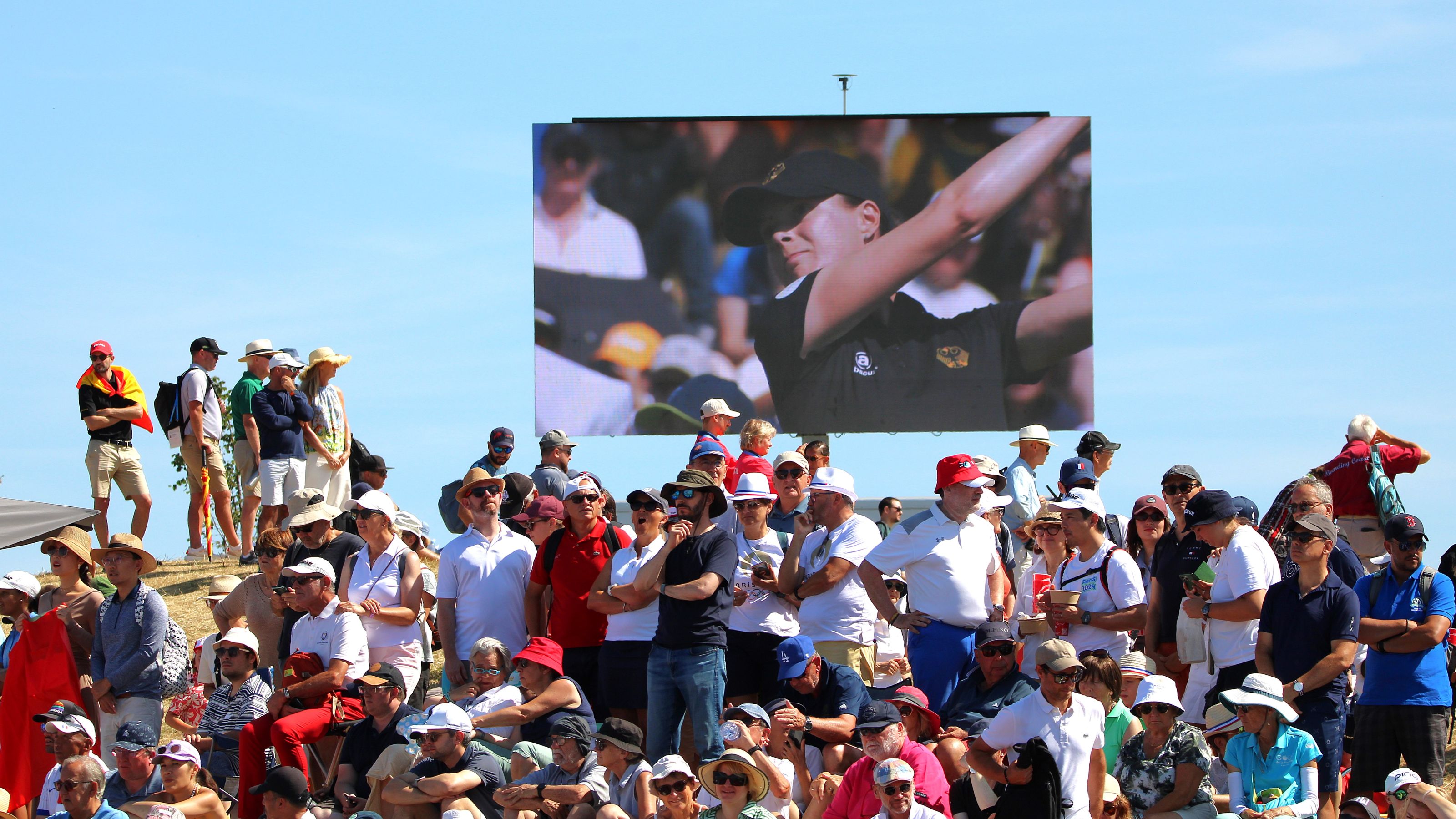 Für die Fans auf dem Platz wurde Esther Henseleit immer wieder auf den Bildschirmen eingeblendet. © DGV/Kirmaier