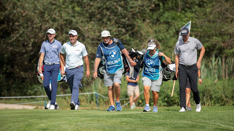 Gemeinsam unterwegs: Hamburg-Sieger Tom McKibbin, Edoardo Molinari und der Franzose Victor Perez. © Stefan Heigl/BMW