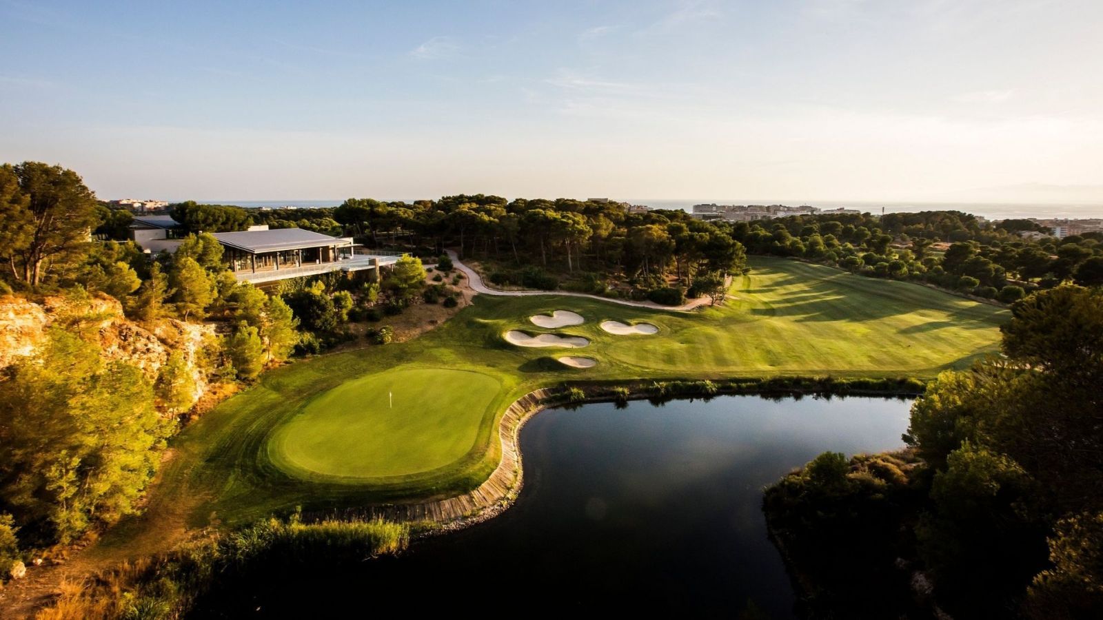 Das Infinitum Resort in Katalonien (hier der Kurs Lakes) ist Gastgeber der Final Stage der Q-School 2023 mit sieben deutschen Spielern.