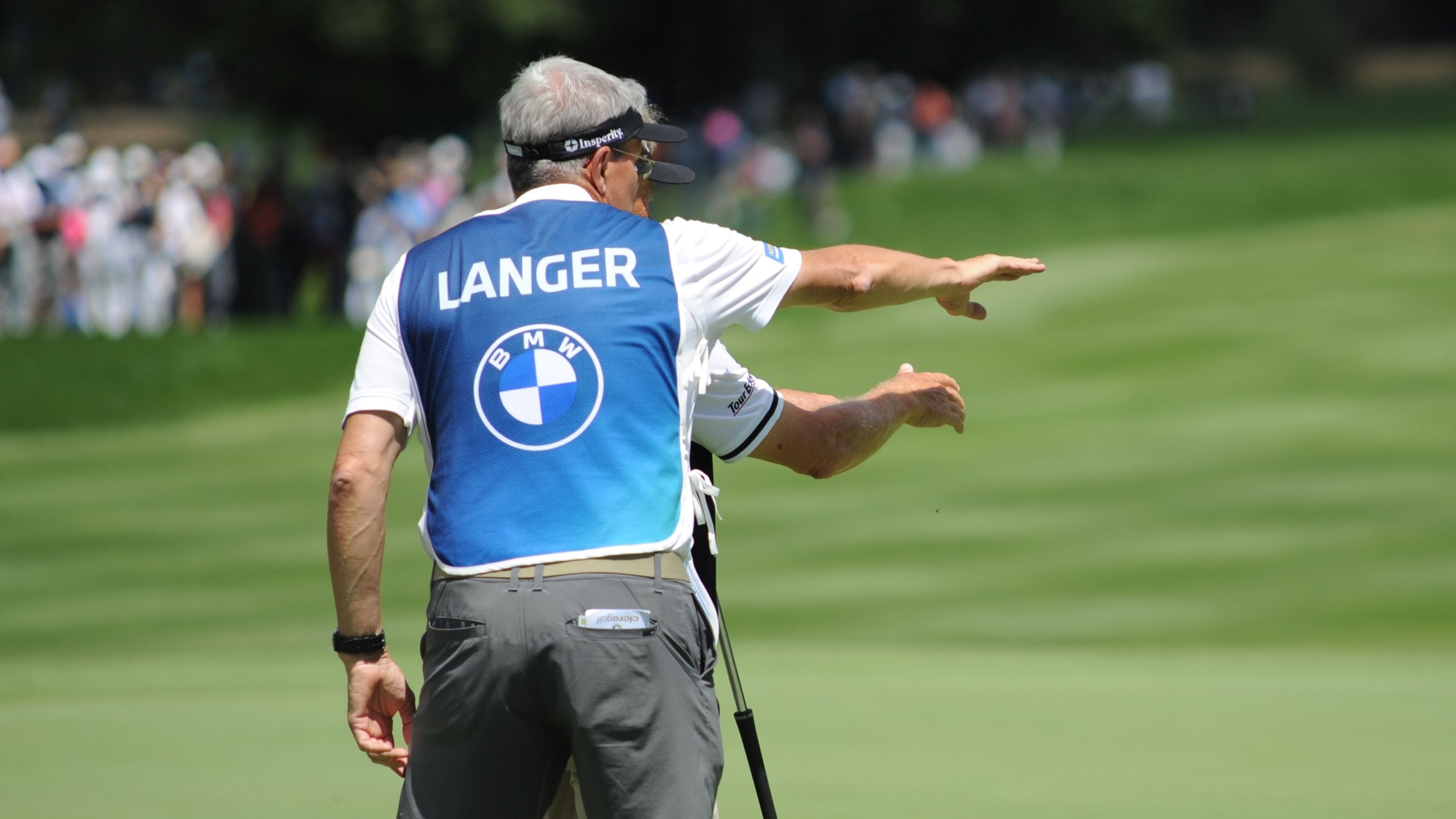 Norbert Dehoust ist Freund und Arzt von Bernhard Langer sowie sein Caddie bei der BMW International Open 2024 in Eichenried. © Michael Schellenberger