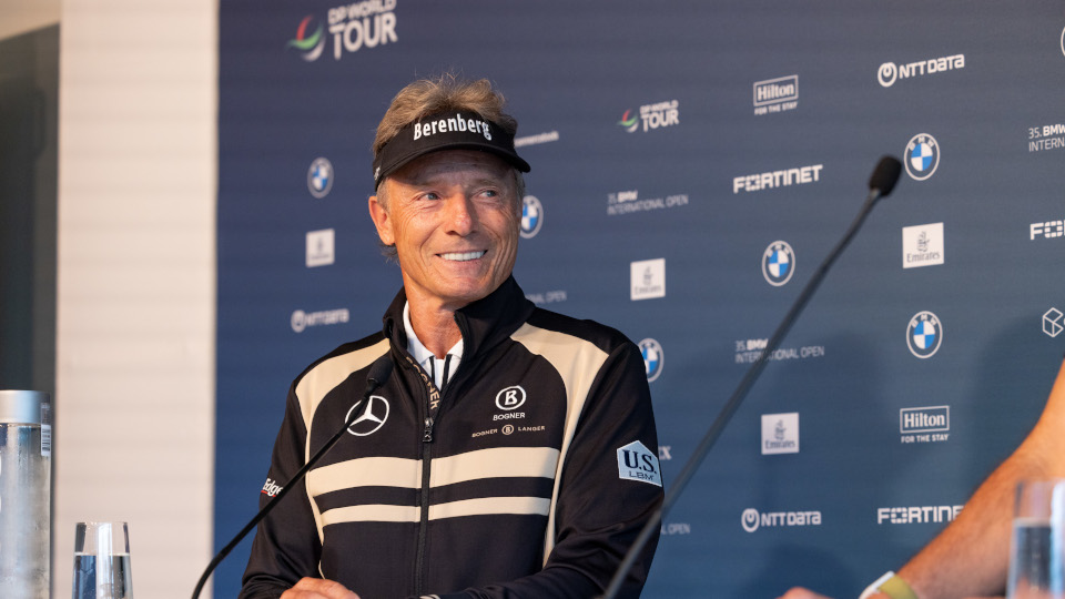 Erschien gut gelaunt zur Pressekonferenz der BMW International Open 2024: Bernhard Langer.