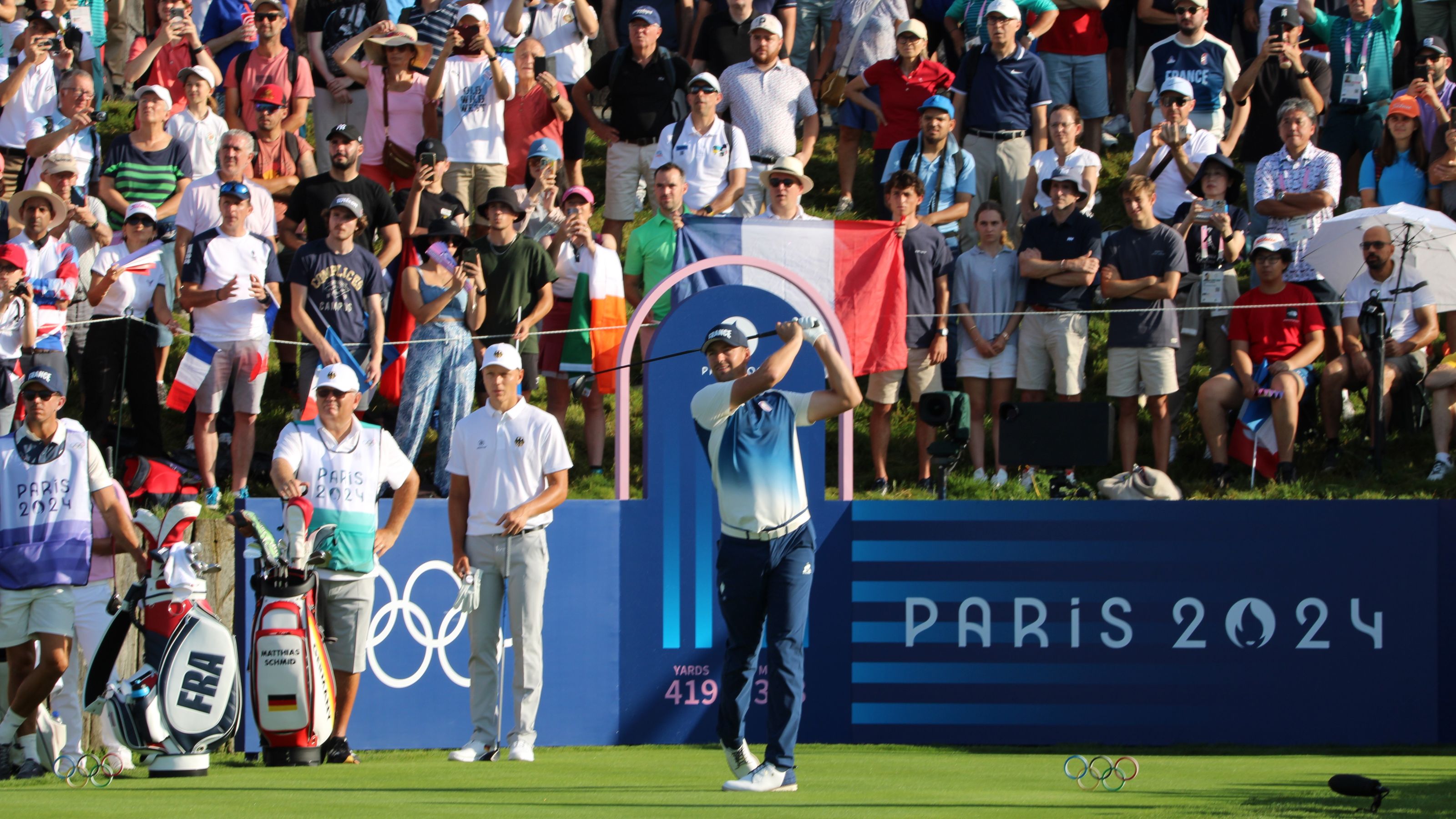 Golfschlag Nummer eins bei Olympia 2024 in Paris: Victor Perez aus Frankreich. © DGV/Kirmaier