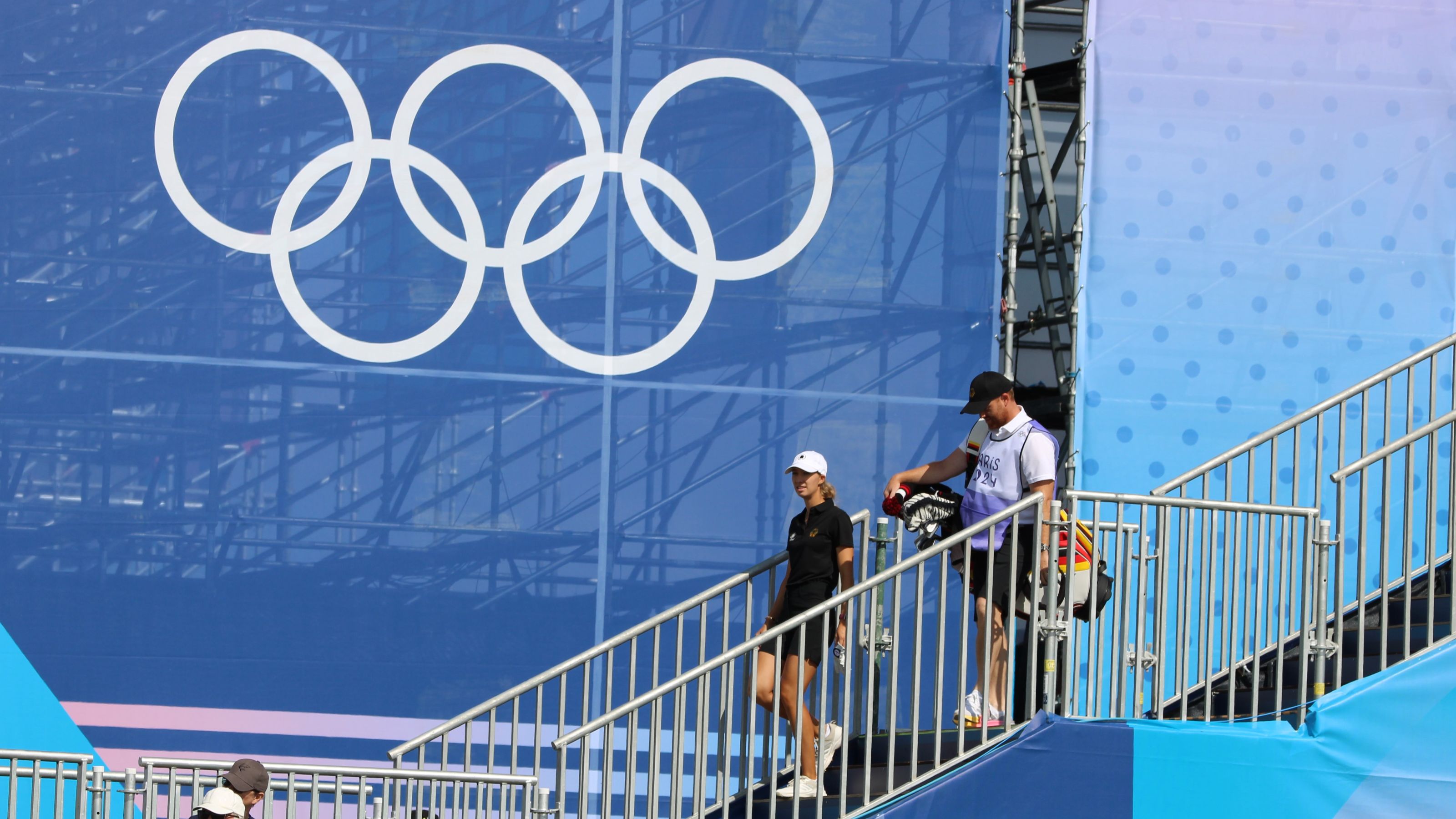 Der Weg zum ersten Tee: Alexandra Försterling kurz vor ihrem ersten olympischen Drive
| © DGV/Kirmaier