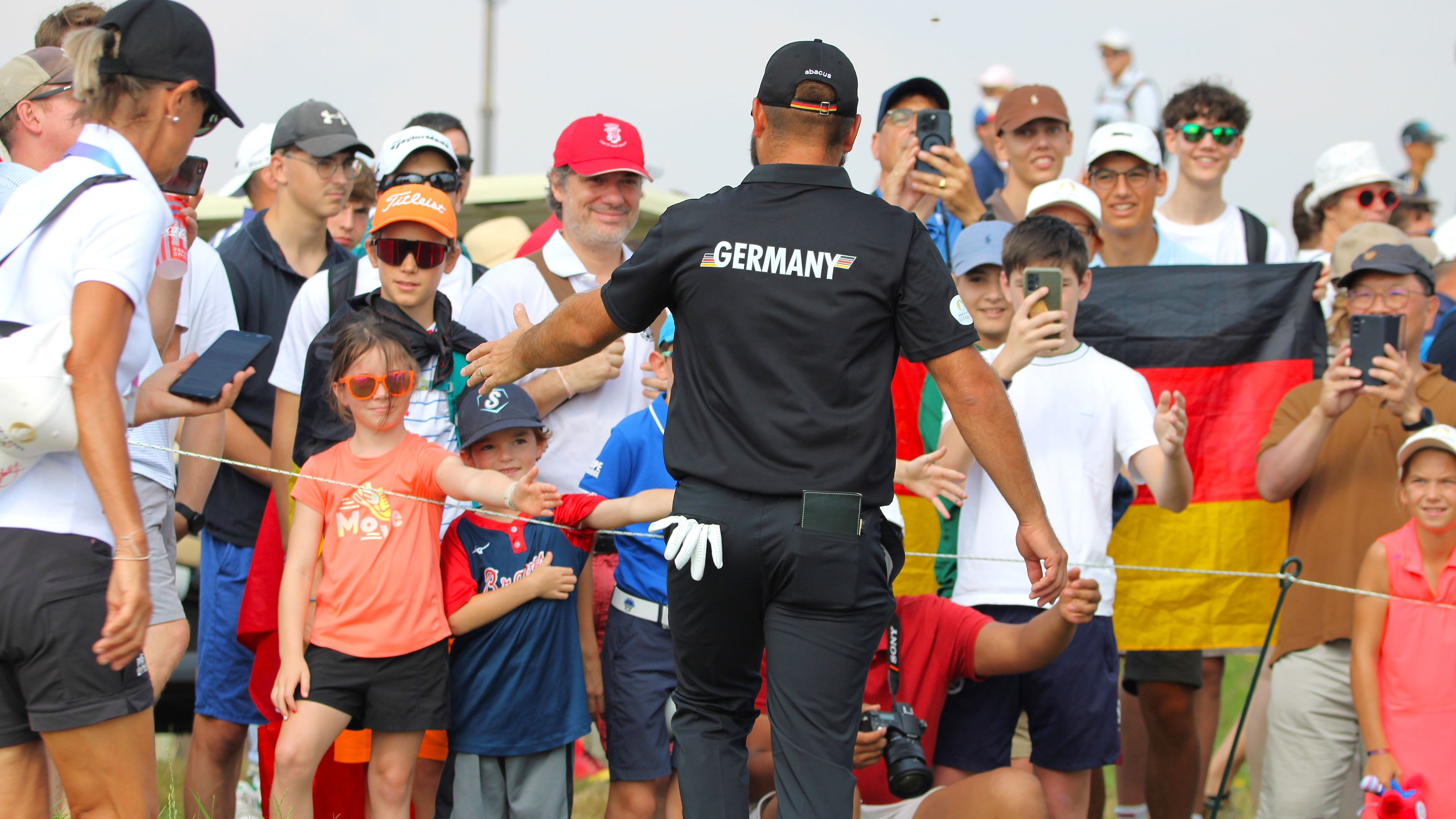 Stephan Jäger nahm sich immer wieder Zeit für seine zahlreichen Fans. © DGV/Kirmaier