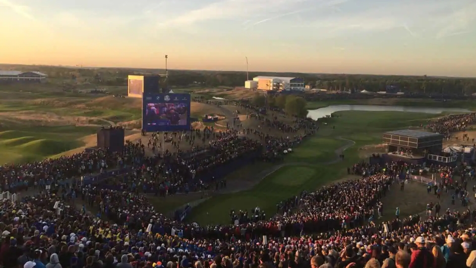 Ryder-Cup-Stimmung: Le Golf National, Tee 1