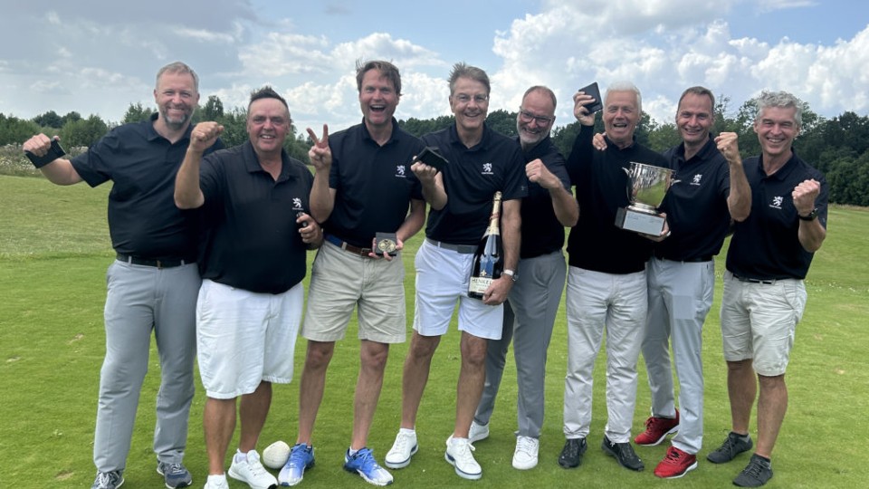 Strahlende Gesichter beim Team Hessen nach ihrem Sieg im Seniorenländerpokal 2024. (Foto: Hessischer Golfverband)