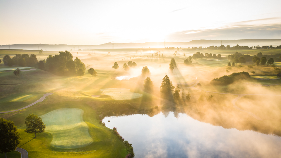 Malerisch angelegt und sportlich anspruchsvoll zu spielen: Der East Course des Land- und Golfclub Öschberghof ist der Austragungsort der DMM AK 30.