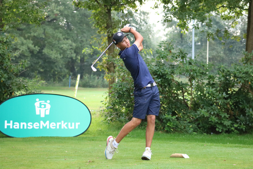 Michael Mayer (GC München Valley) am ersten Abschlag