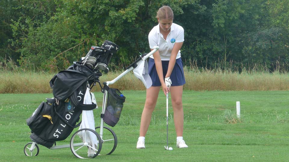 Rebekka Bieser vom GC St. Leon-Rot spielte sich in der ersten Runde in die Top Ten des Klassements. (Foto: DGV/Kretzschmar)