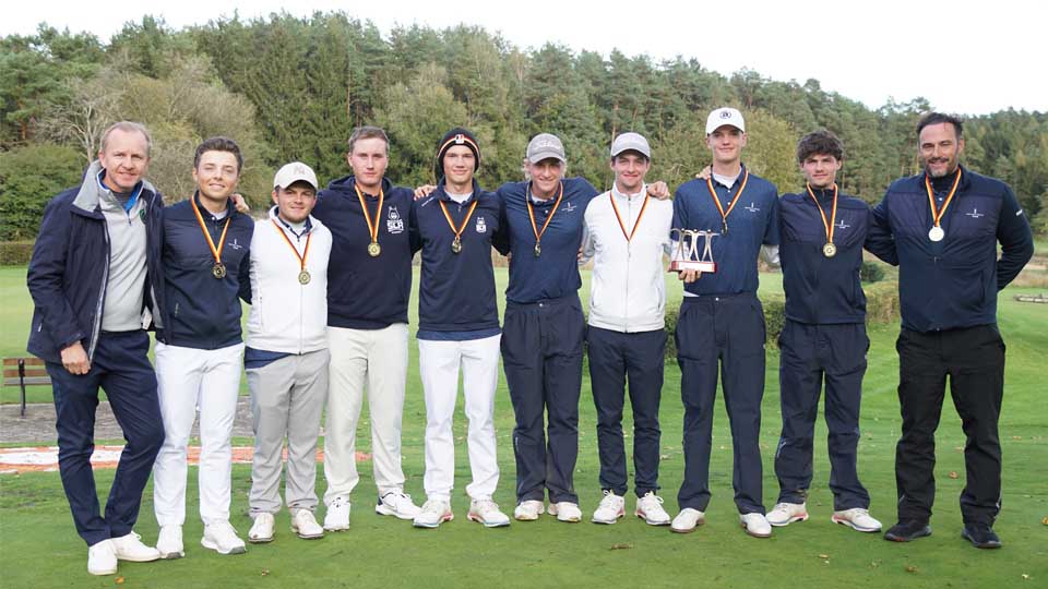 Stolze Sieger des GC St. Leon-Rot, die ihren Titel aus dem Vorjahr bei der DMM AK 18 Jungen wiederholen konnten. (Foto: Florian Ziehm/C&V Sport Promotion GmbH)