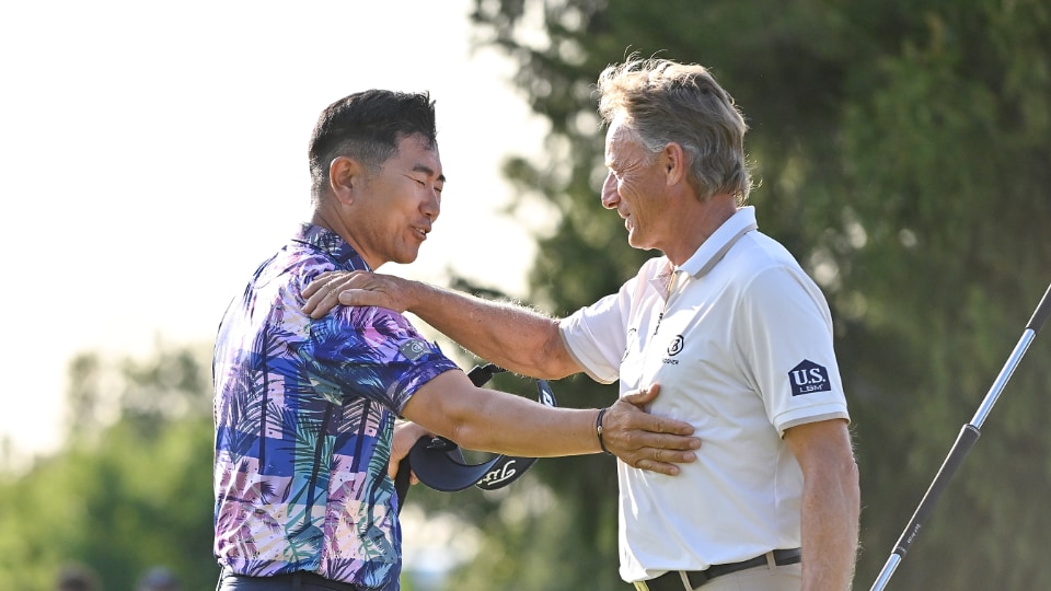 Großes Golf: Y.E. Yang und Bernhard Langer duellieren sich im Stechen 