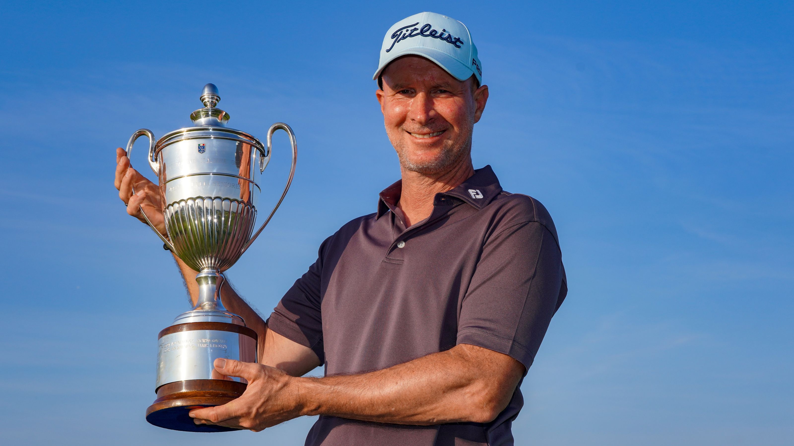 Thomas Gögele feiert bei der Senior Italian Open im San Domenico GC seinen ersten Sieg auf der Legends Tour. © Phil Inglis/Getty Images